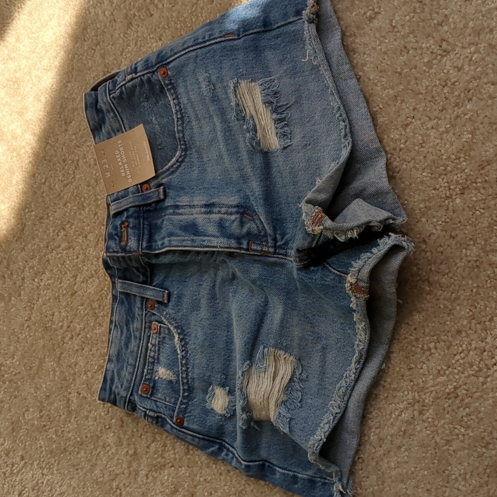Relaxed Denim Shorts in Homecrest Wash: Ripped Edition / 23 / HOMECREST WASH
